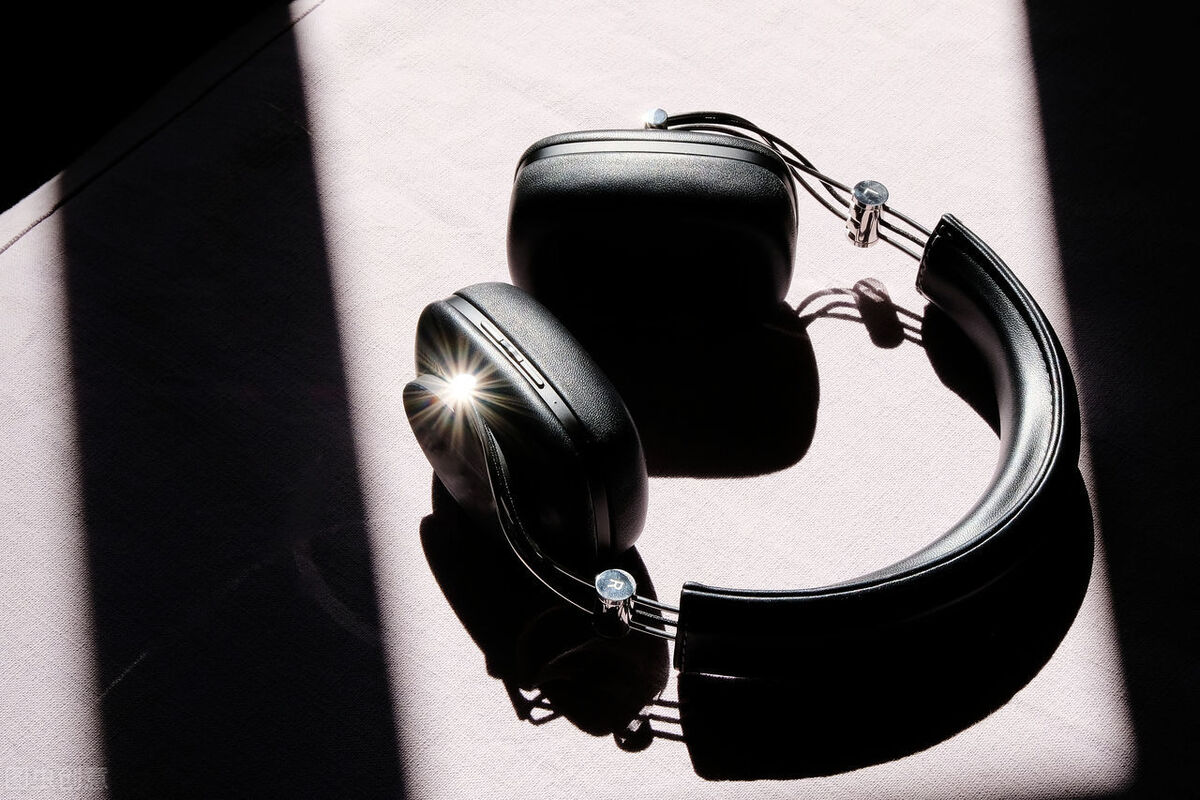 插上耳机有杂音怎么办,耳机插上还是外放是耳机坏了吗