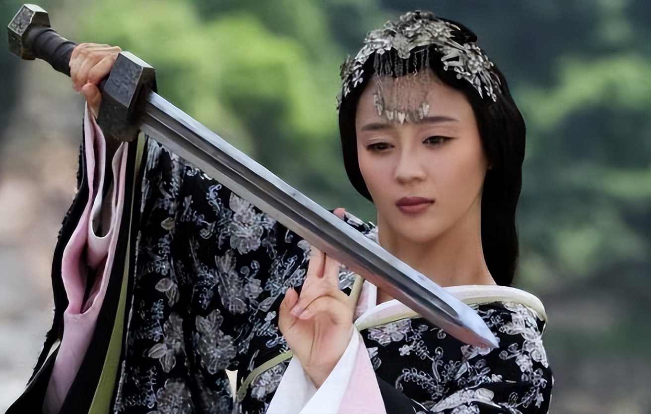 那些扮丑年轻却美若天仙女明星,曾经被嫌弃长得丑的女星