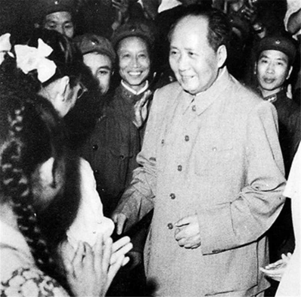 毛主席视察杭州,市委书记却“摆官架子”不迎接,江华有何来头?