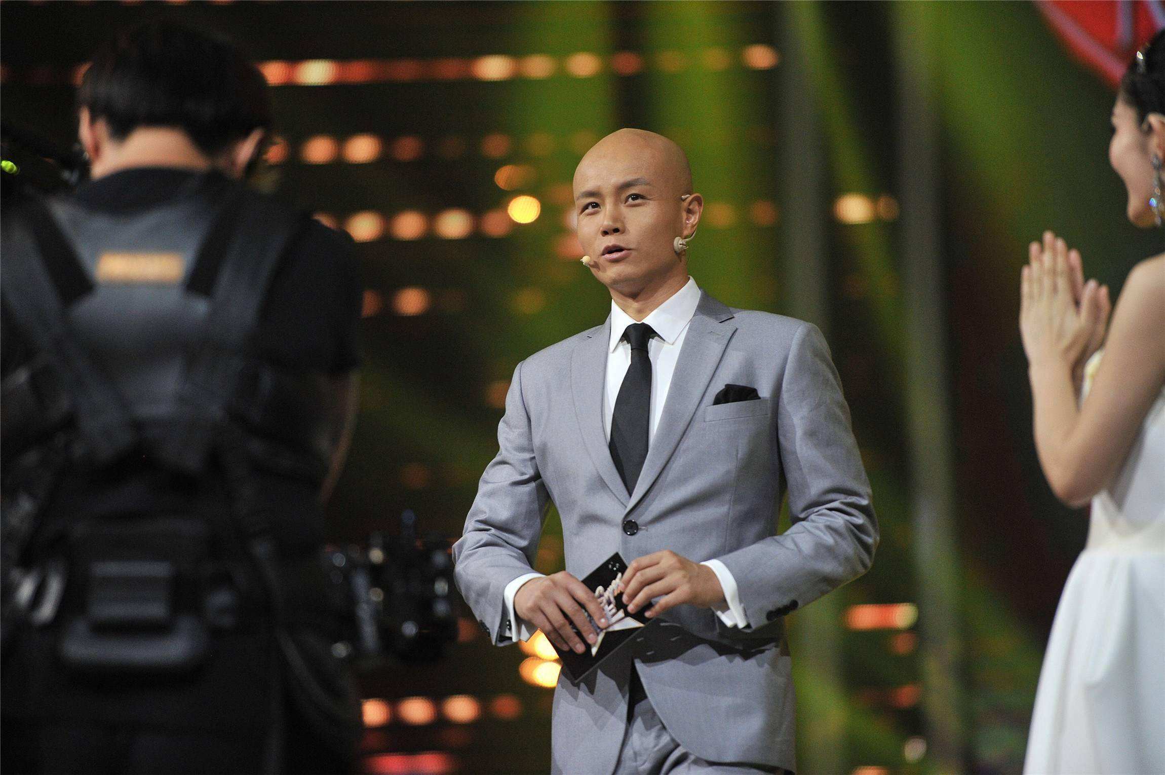 没了平台，啥也不是，那些错把平台当本事的名嘴主持人们，可惜了