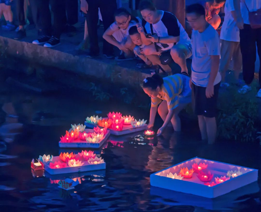 七夕和情人节什么区别,七夕是不是中国的传统情人节