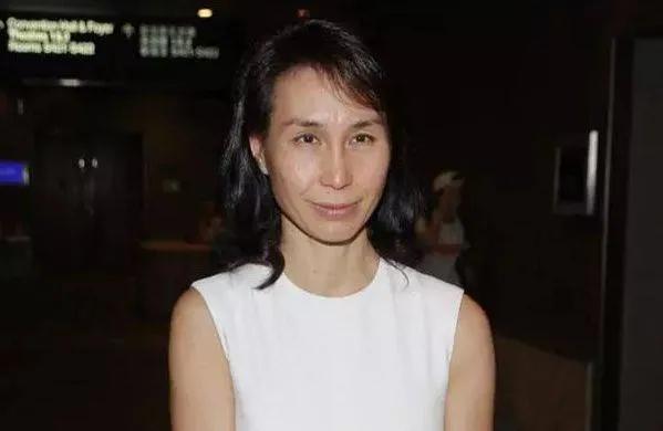 何鸿燊大房有几个孩子,何鸿燊第十八个孩子