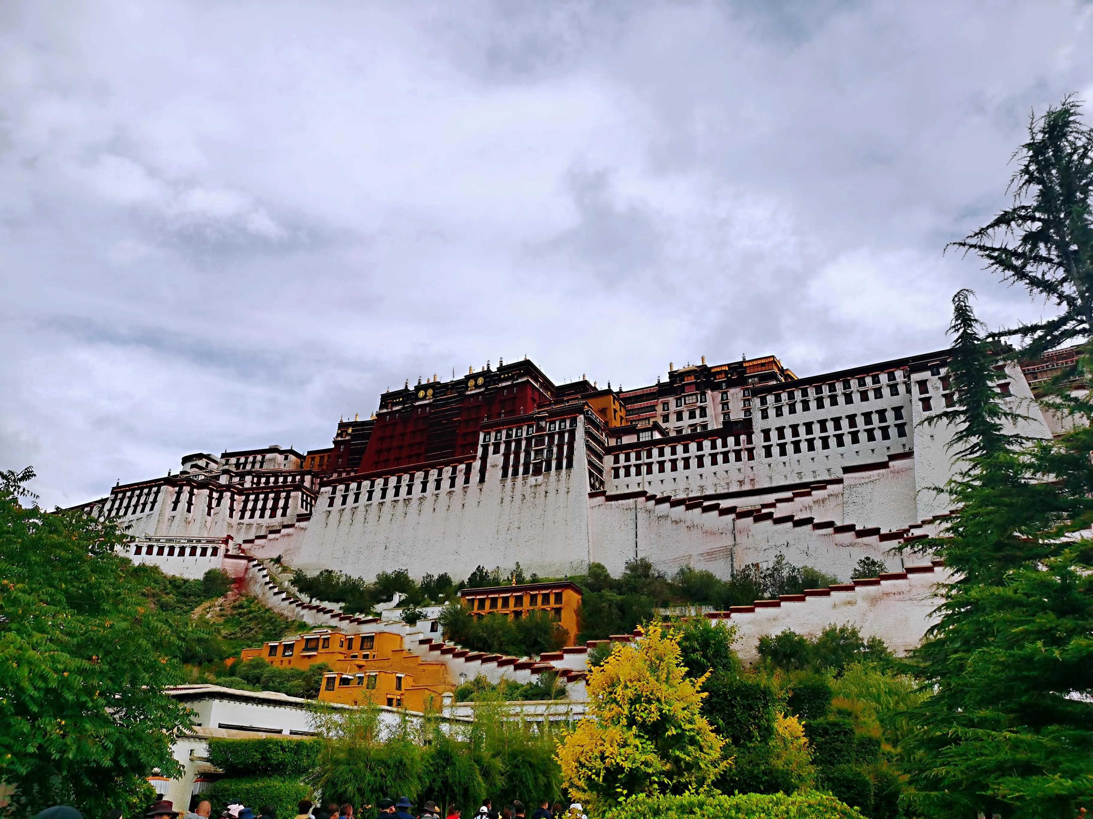 雪域圣城布达拉宫歌舞,美丽的雪域高原神奇的布达拉宫