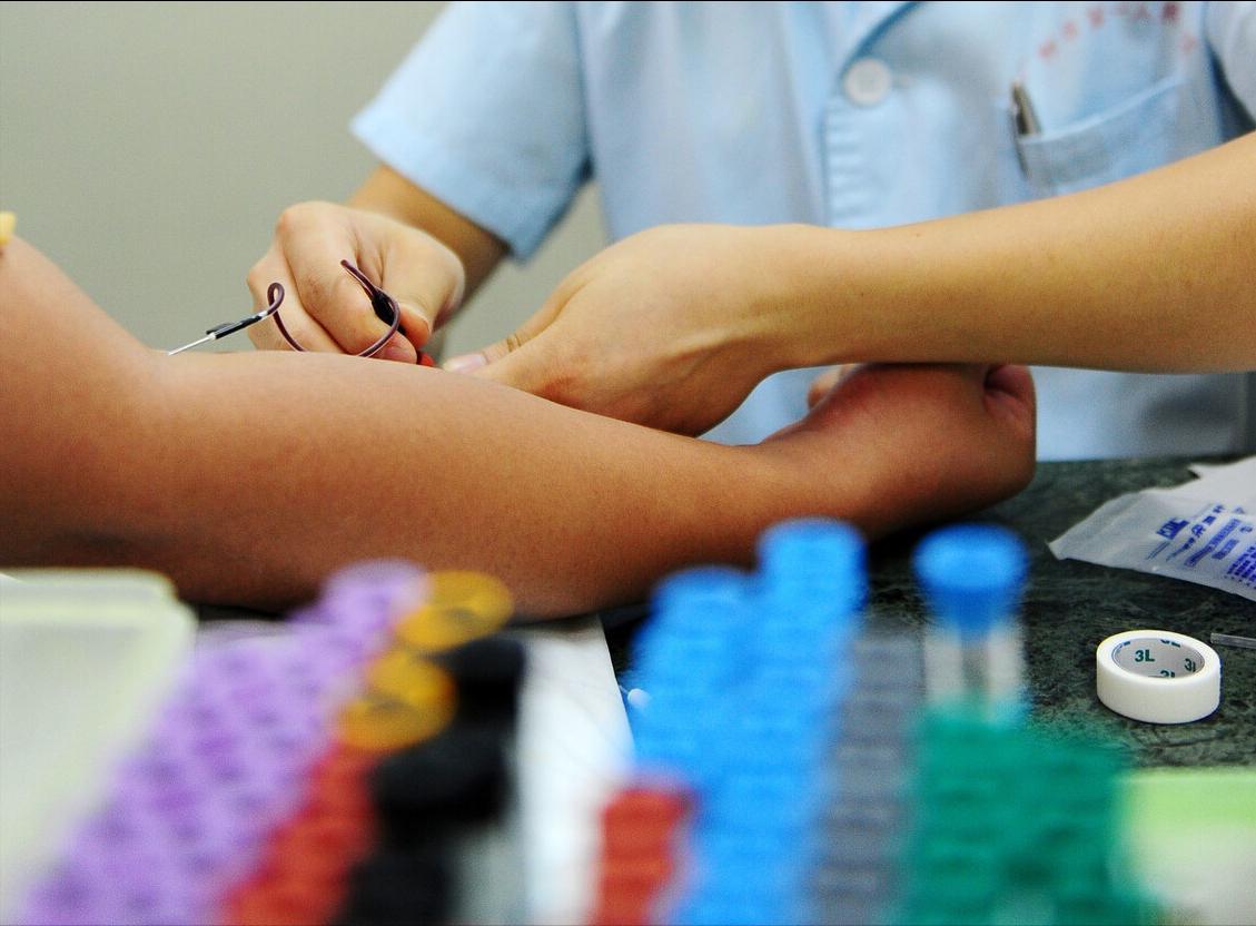 为什么肾功能损害血肌酐会升高,血肌酐偏高一点就是肾功能不全吗