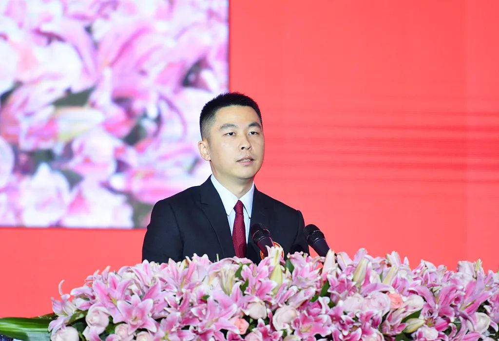 服装业太子们，不好接班