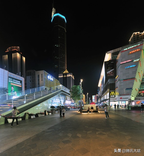 华强北数码产品批发地,中关村电子市场和深圳华强北