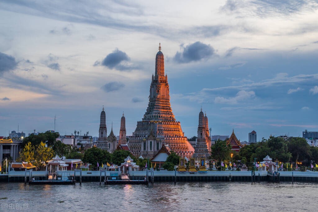 6年前，湖南农村小伙娶非洲美女，定居非洲月入10万，现状如何？