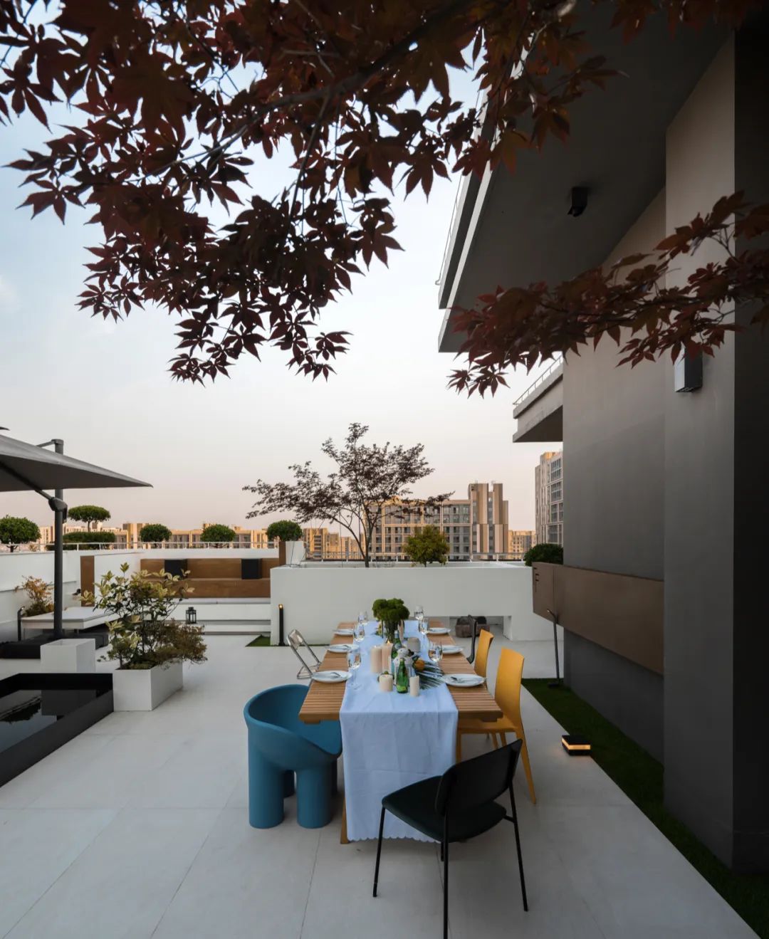 探访100个年轻人的家,居家办公如何克服父母的干扰