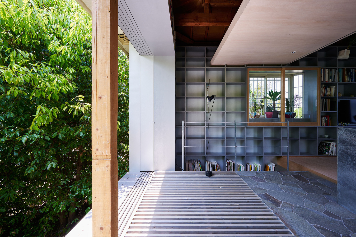 这个老板太会装，把办公室搬到深山，员工因此爱上了工作！