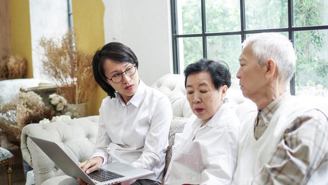 老公工资都交给婆婆妻子提离婚,老公把工资交给婆婆保管老婆存了