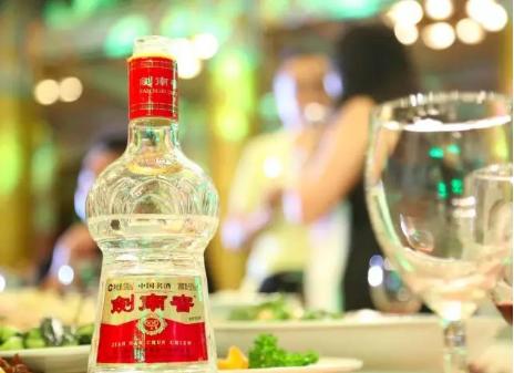 次高端白酒评价,次高端酒业有哪些