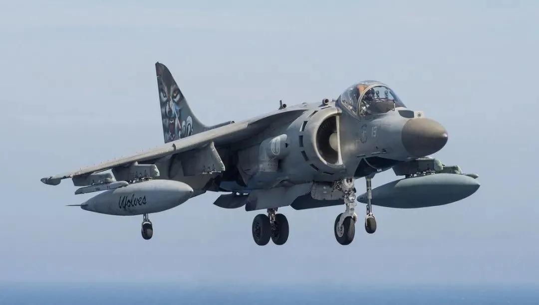 可乐公司广告：700万积分可兑换一架鹞式战机，某大学生真攒够了