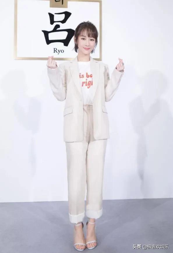 衣架子西装写真,男明星穿西装谁最好看