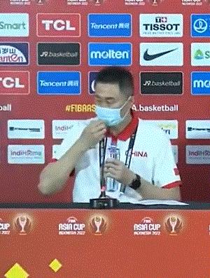 亚洲杯没有结束！喝完药接着拼！如果不能带来胜利那就以身报国