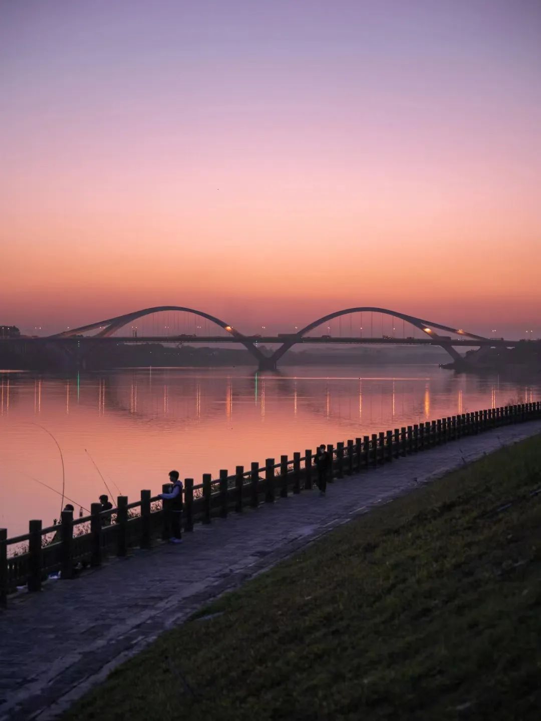 回到早睡早起的日子,回老家朝九晚五