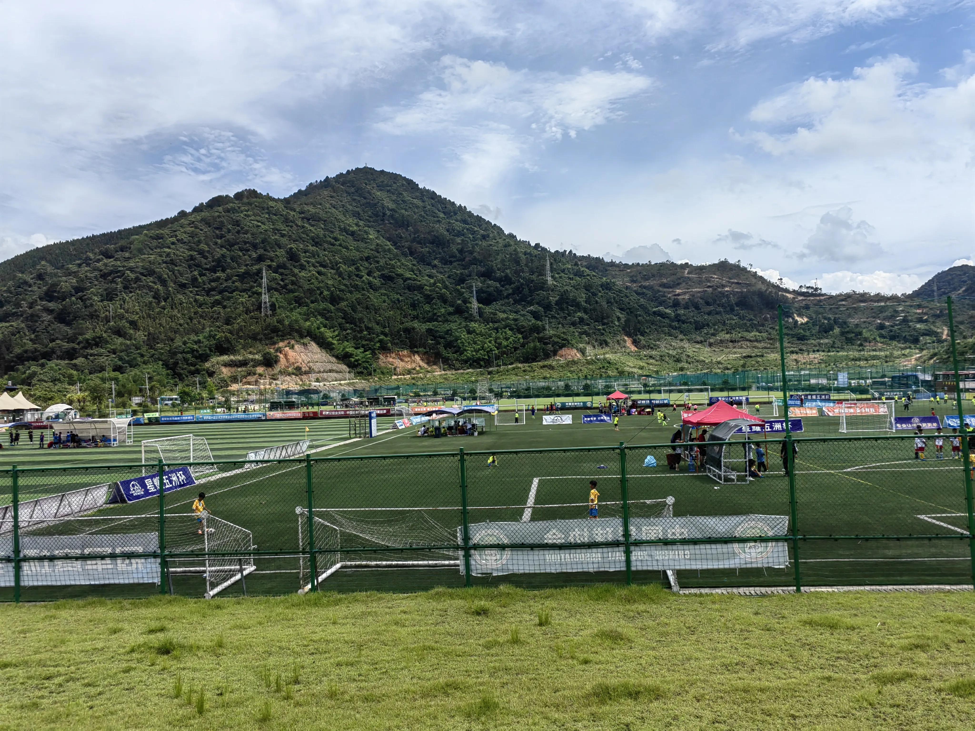 贵州足球村超经典场面,贵州村超掀起夏日足球热浪