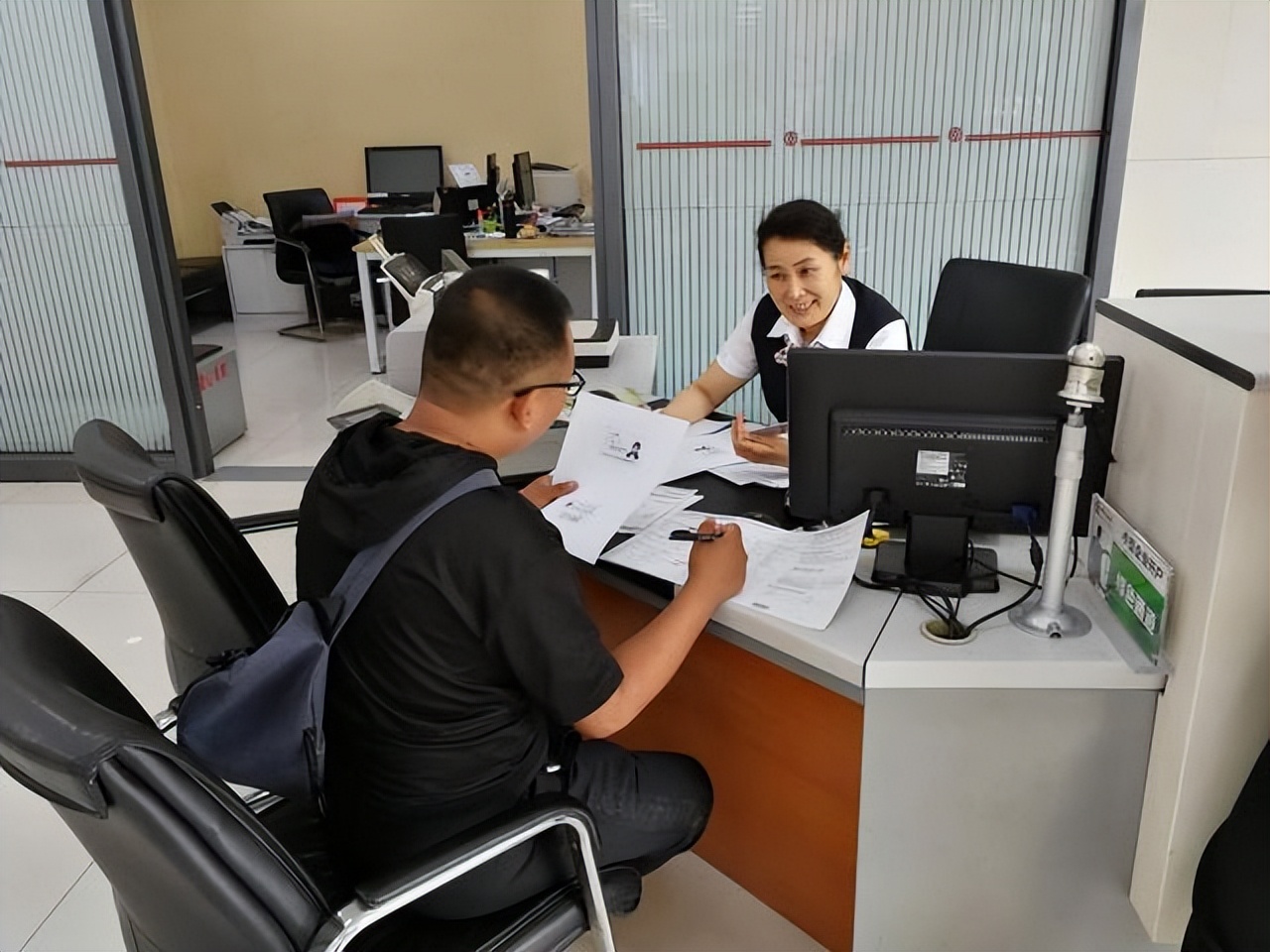 如果中了1亿彩票如何理财,如果中了几千万彩票应该怎么办