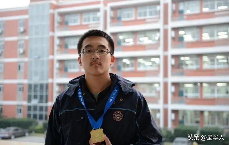 万能充电器发明学生,发明万能充的小伙怎么样了