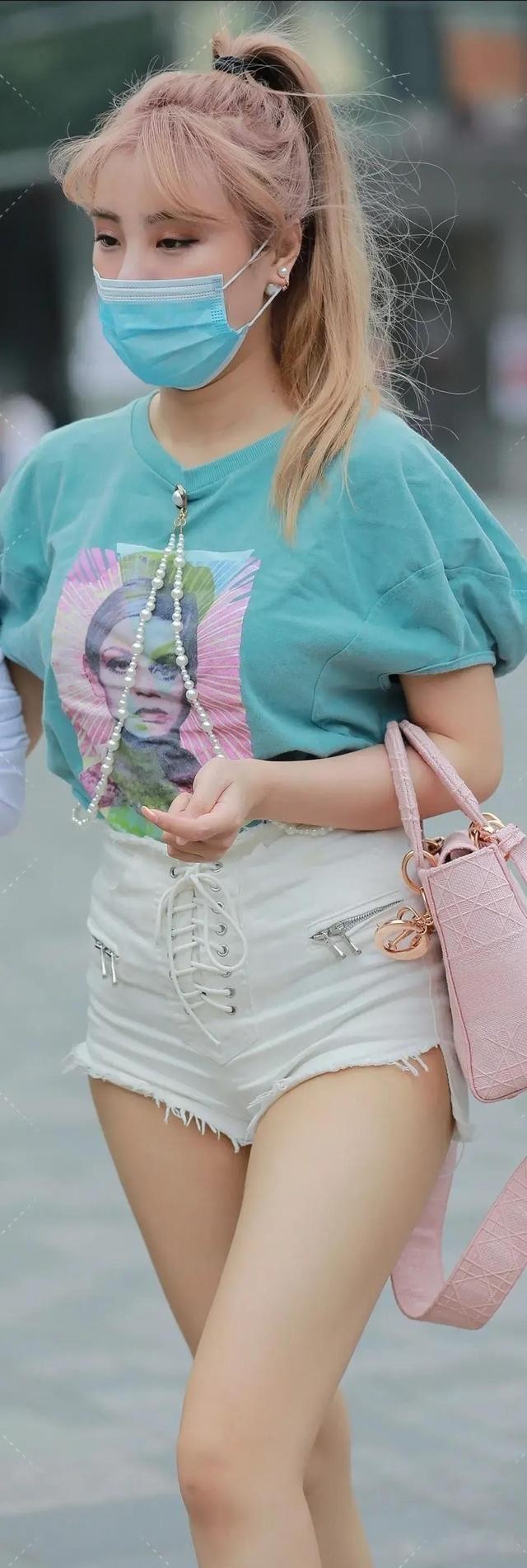 气质修身牛仔裤穿搭,牛仔裤修身气质穿搭