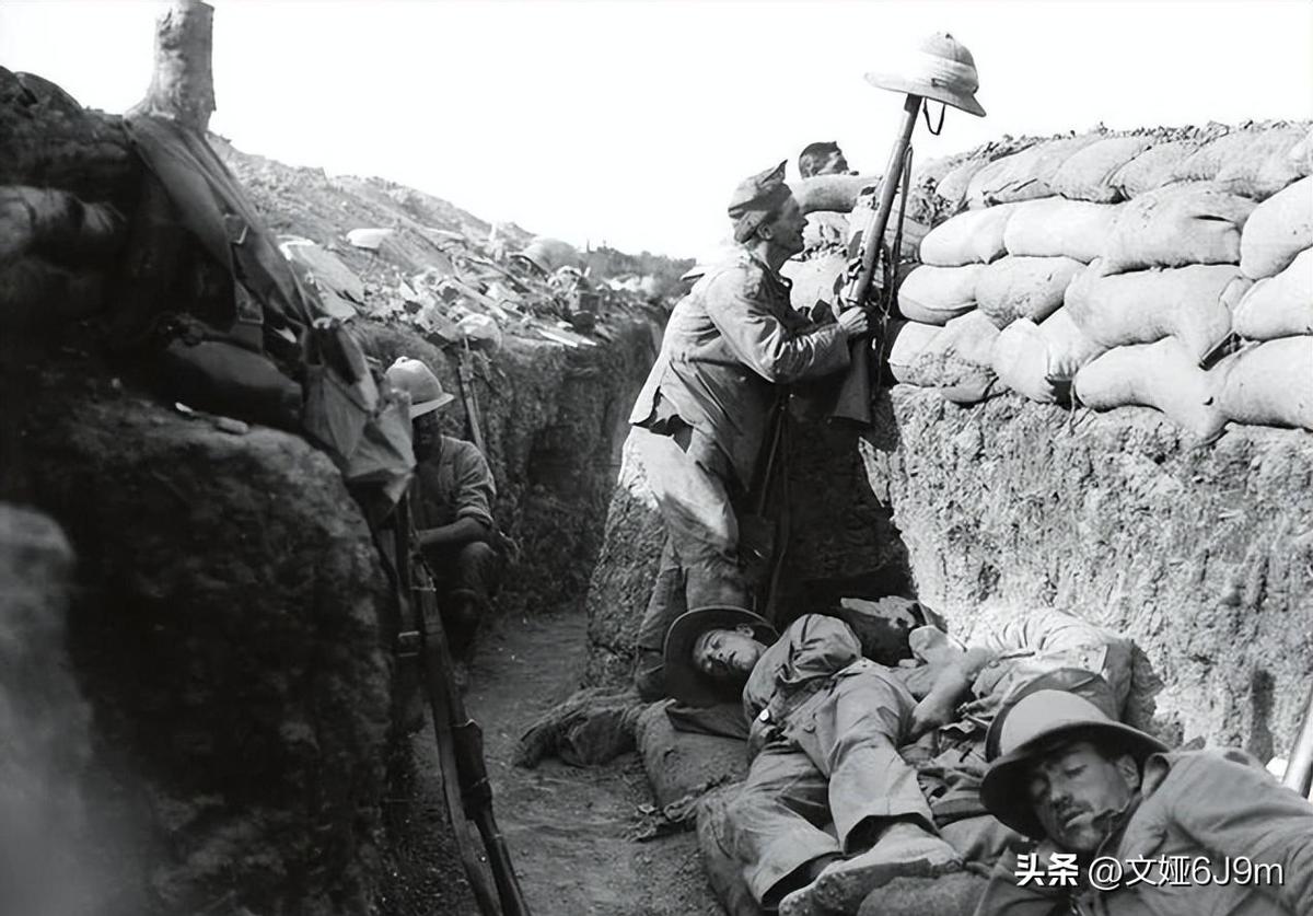 日军当着国军的面杀俘虏,日军侵华兽行