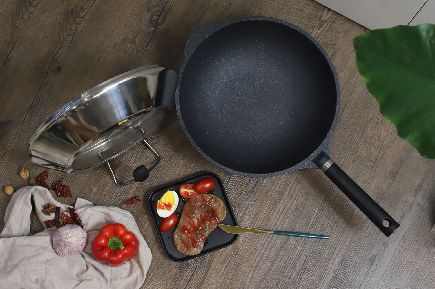 居派碳晶不粘锅测评,不惧铁铲的铁锅