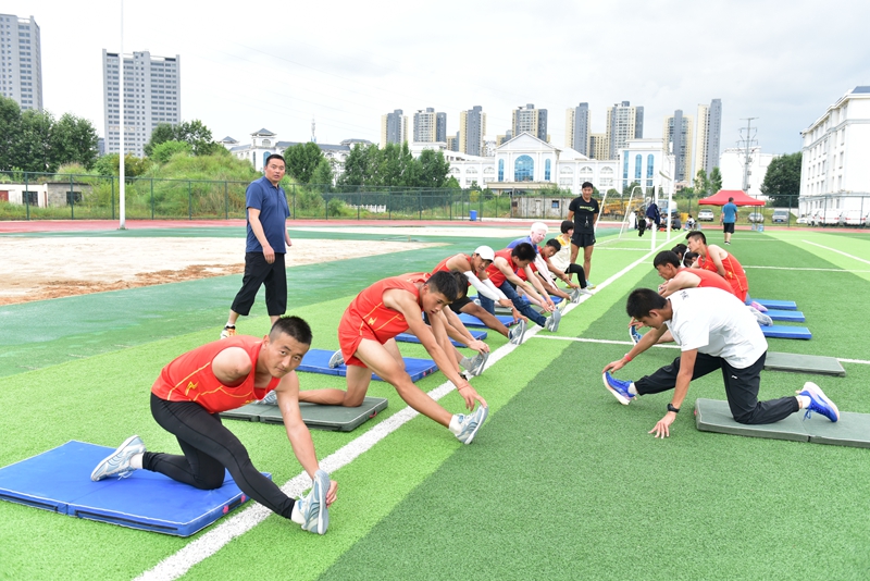 蓄势待发整装待发,蓄势待发全力以赴