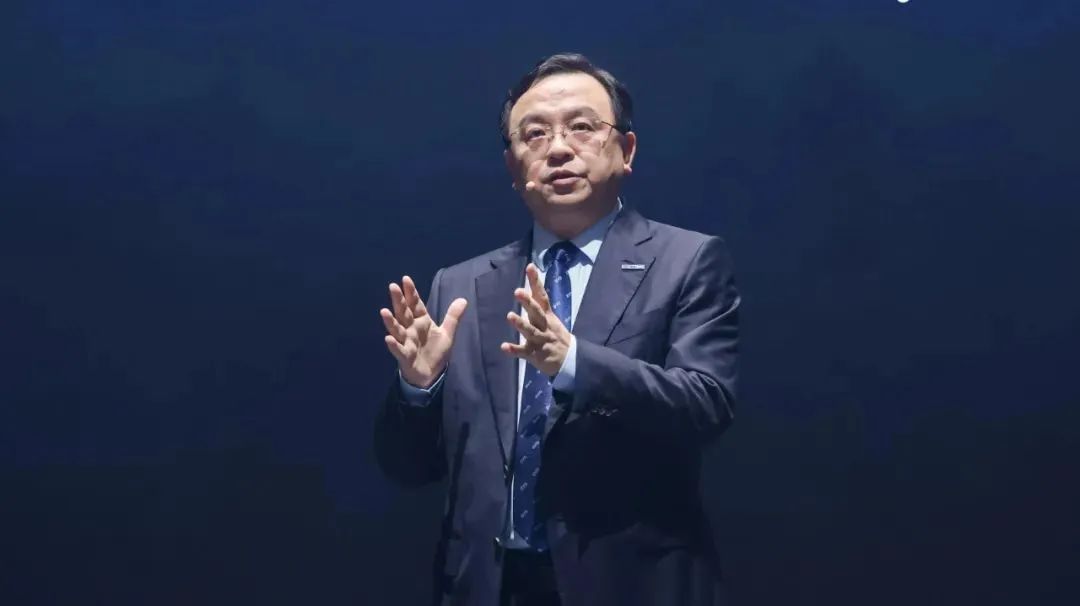 借给“穷亲戚”250万换回1000亿，广州新首富隐秘上位史