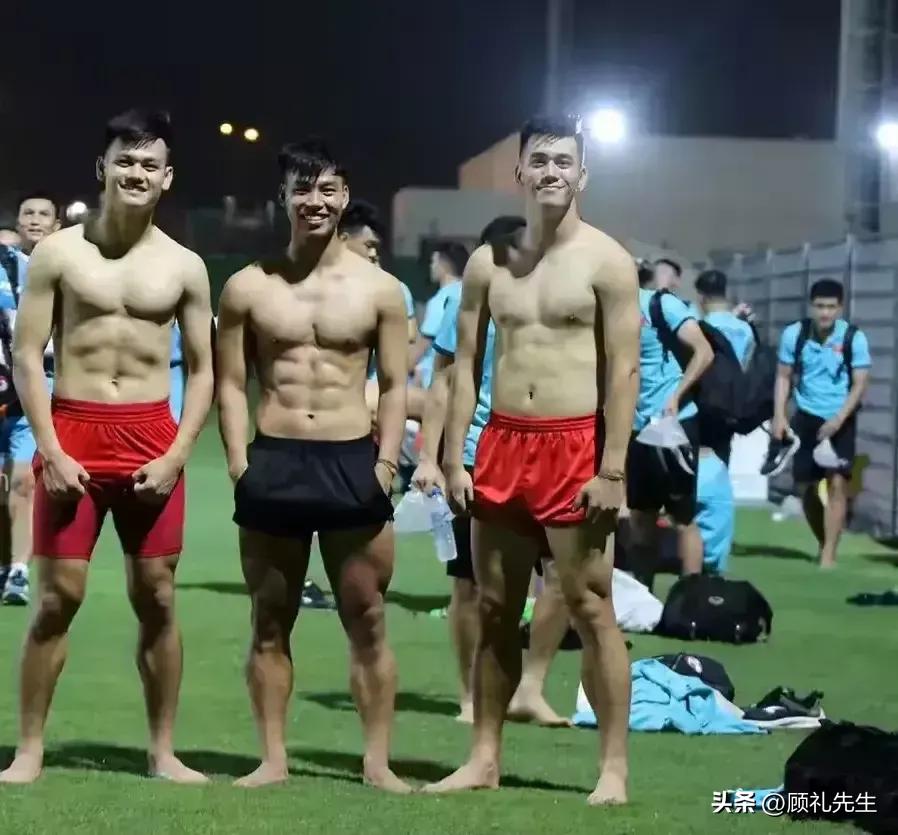 女保姆贪慕虚荣,北京保姆揭露男足