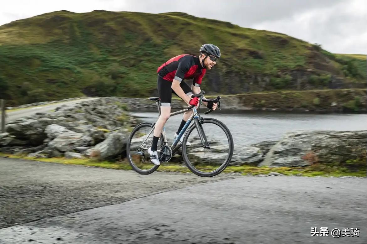 1万至2万左右公认最好圈刹公路车,圈刹公路车好还是碟刹公路车好