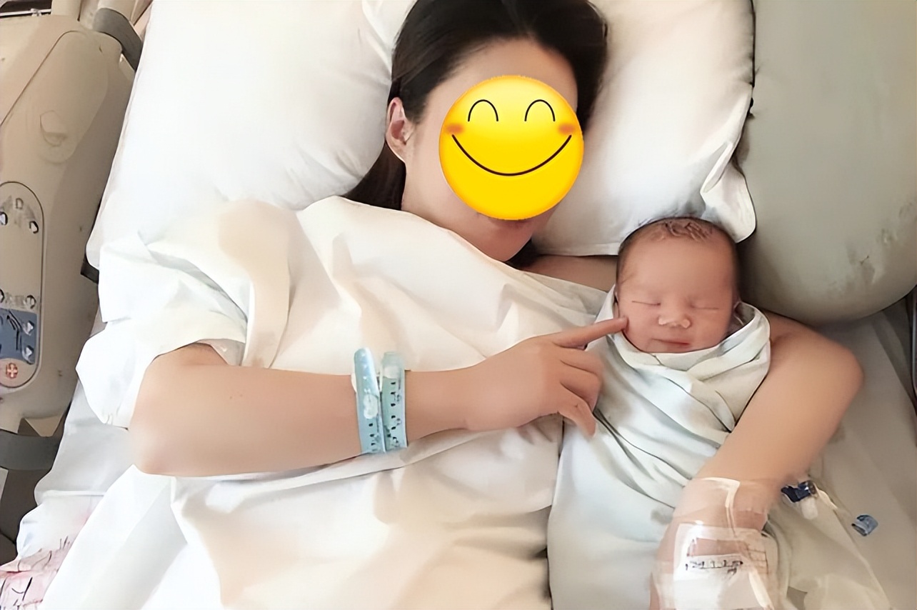 孩子出生后第一个人谁抱最好,孩子出生时谁先抱很重要