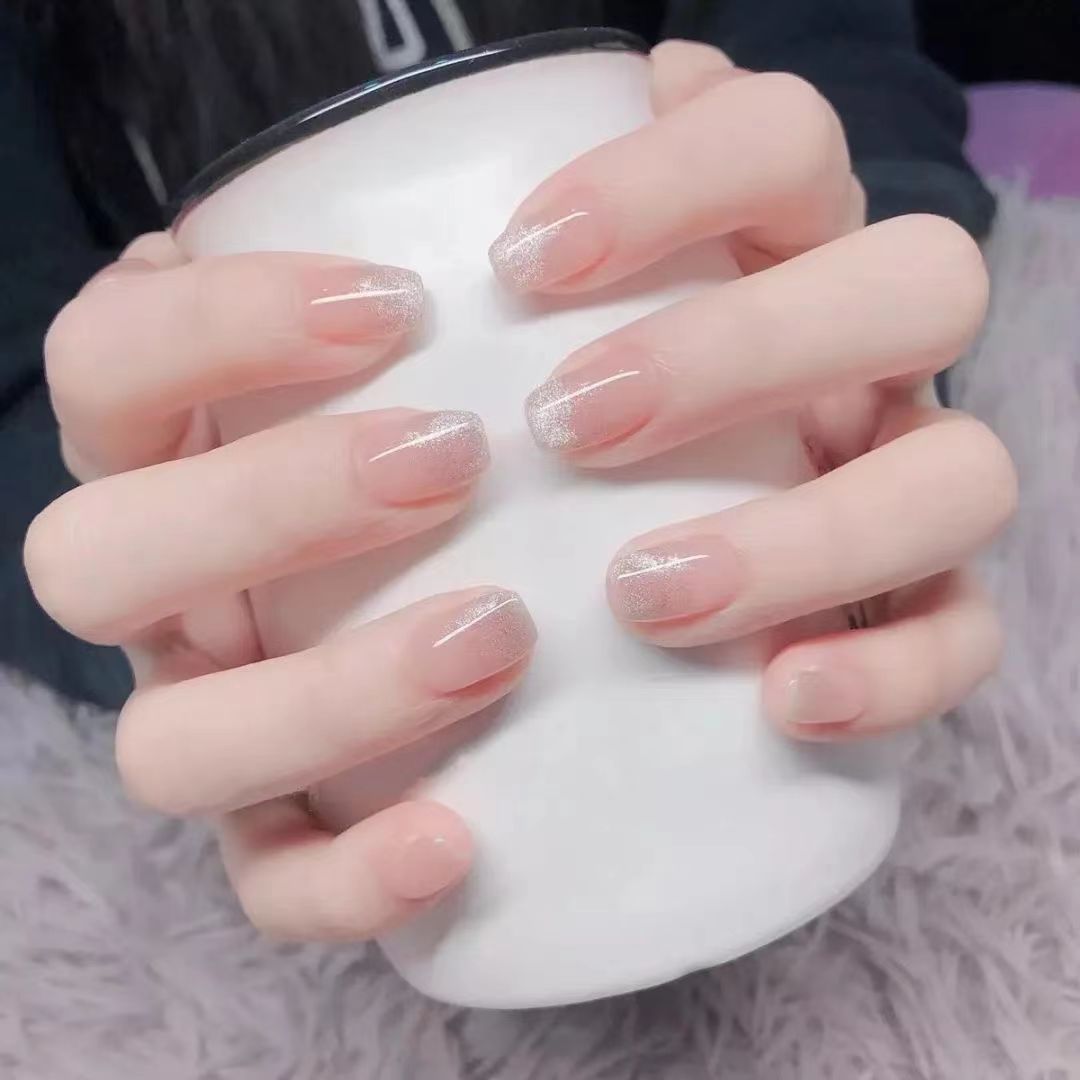 超级好看的三款美甲教程来啦,五彩美甲如何涂出高级感