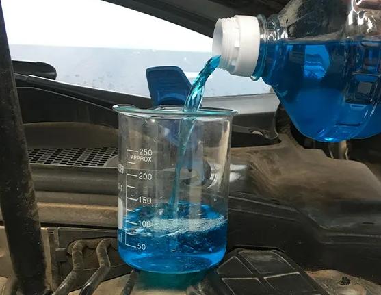 涨知识:汽车所用的玻璃水,为什么是蓝色的?