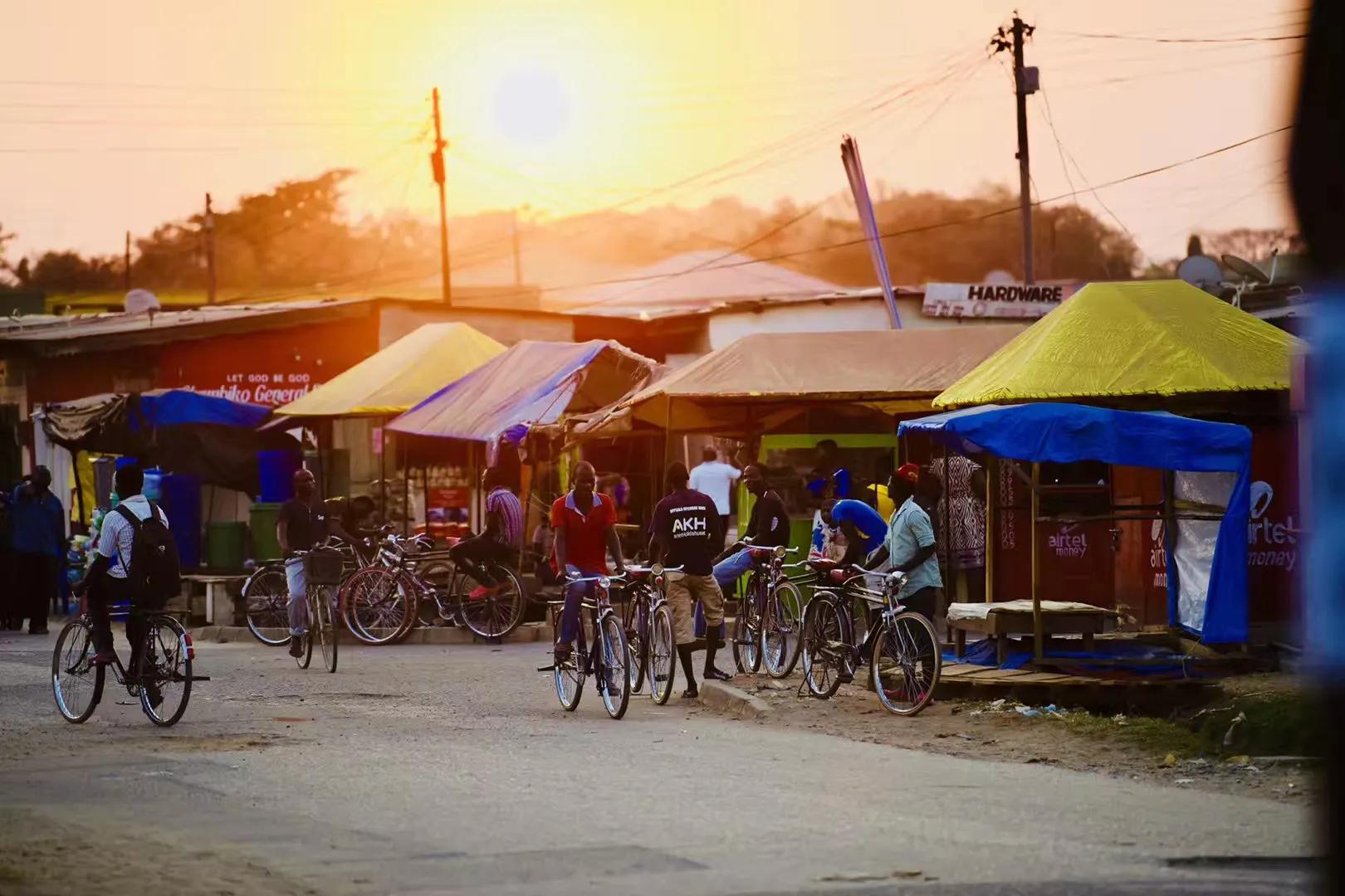 2020年，陕北农村小伙娶非洲黑人女孩，生混血儿子，如今怎样了？