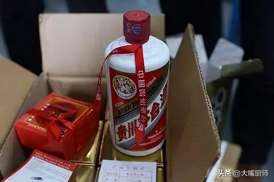 网购白酒好还是正品好,网上便宜白酒值得购买吗