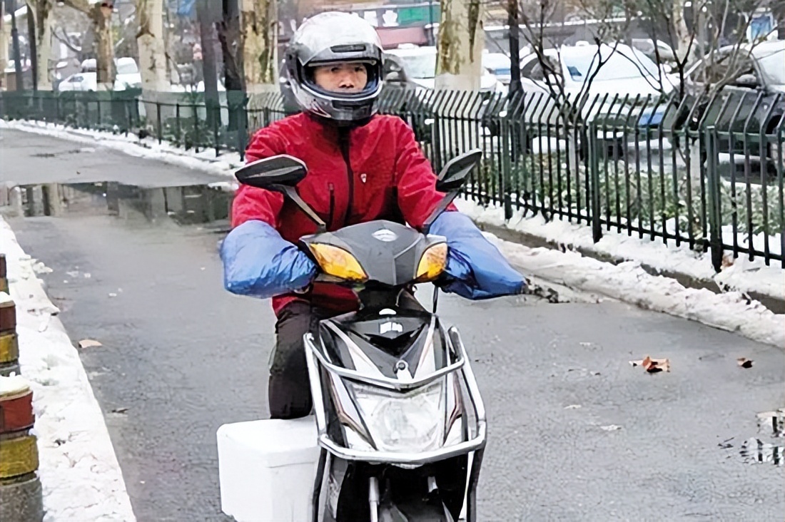 外卖小哥获得诗词大会第一名,诗词大会夺冠的外卖小哥目前状况