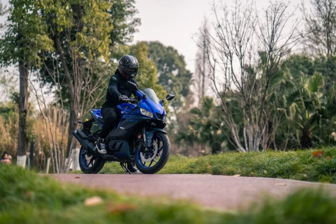 雅马哈yzf-r25测评老款,雅马哈推荐yzf-r6