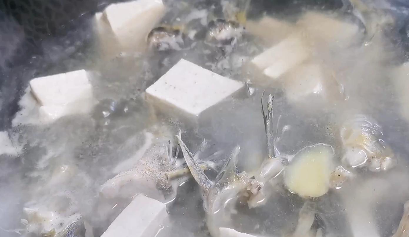 不论炖什么鱼最忌放这2种调料,炖鱼的时候多放什么鱼才能不腥