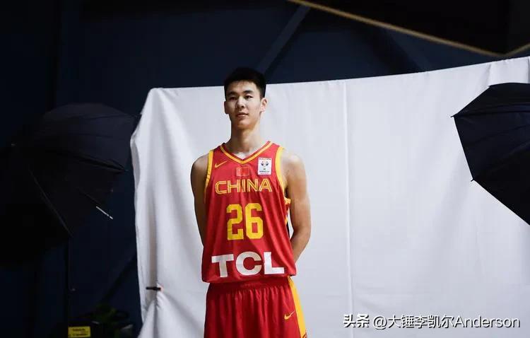 CBA消息，郭艾伦落选，记者伤口撒盐，赵睿入选，三人女篮遭黑哨