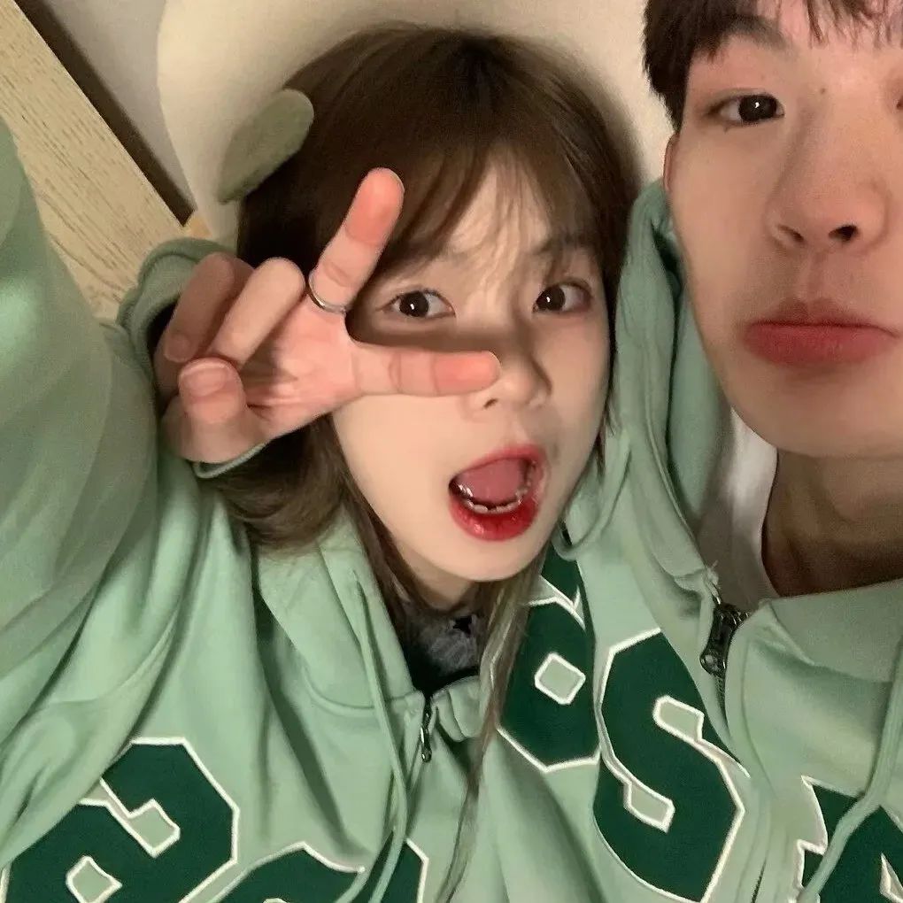 关于情侣日常热门文案短句有哪些,情侣60天文案短句干净