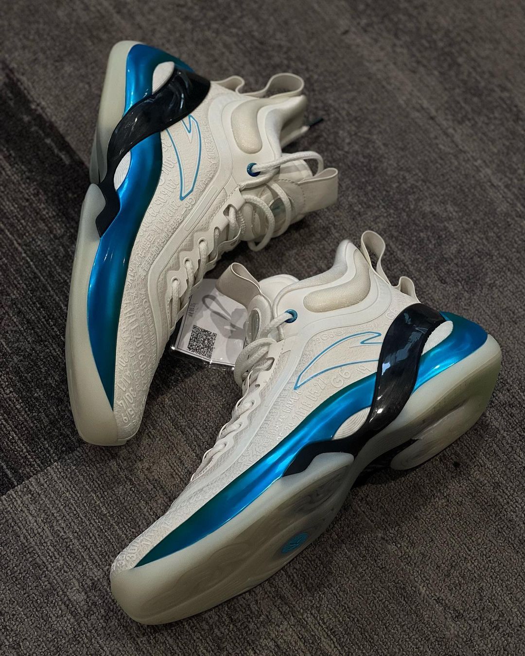 安踏马赫4代新配色和基础款,安踏进击4代鹅黄荧光晨曦红