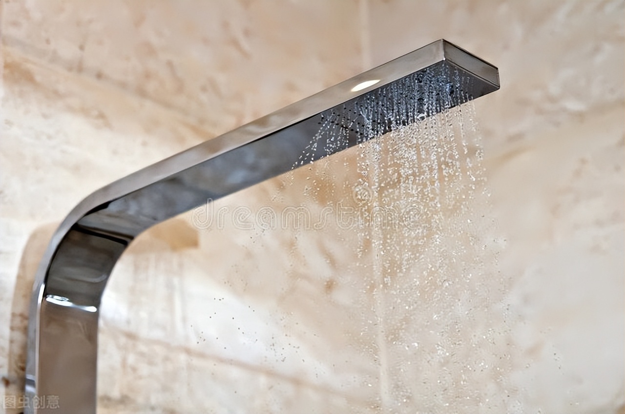 方形花洒喷头侧边裂开漏水怎么办,淋浴喷头漏水的处理方法