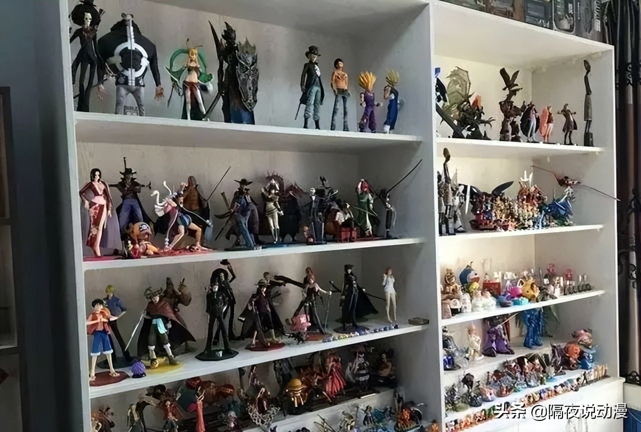 让打工人父母破防的“00后账单”，究竟是真爱？还只是韭菜？