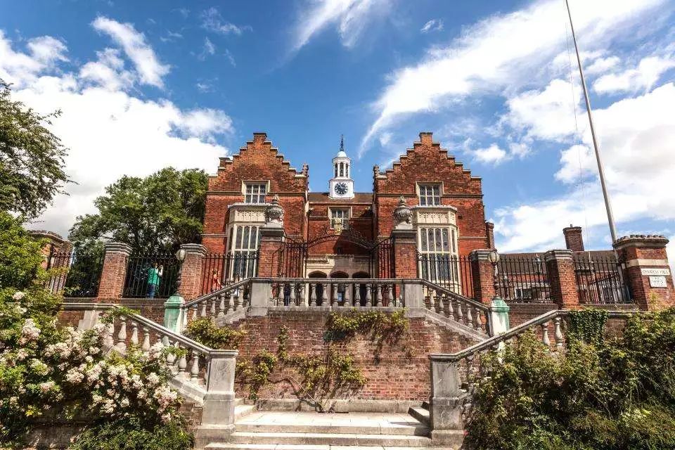 英国王室怎样住进白金汉宫,英国哈罗国际入学条件