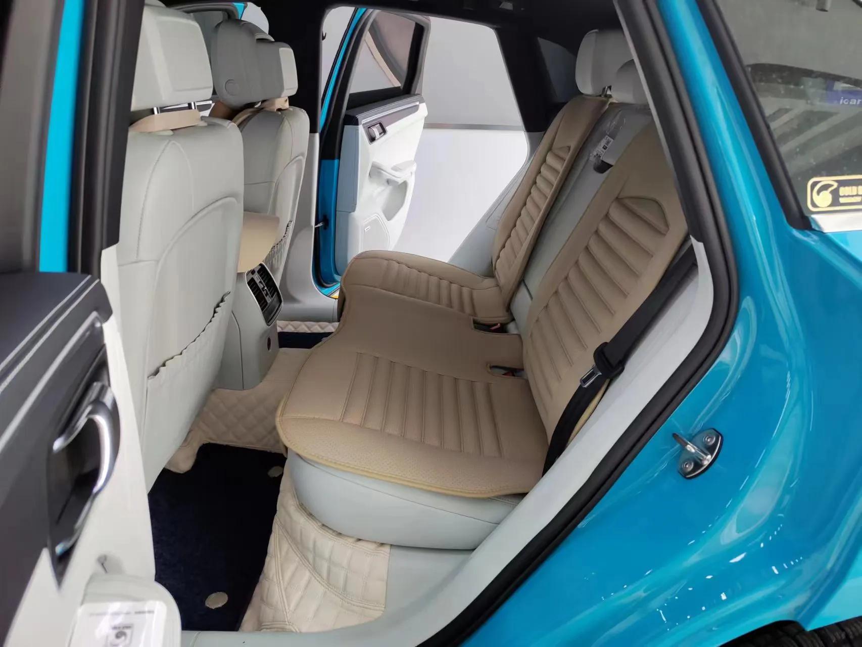 汽车脚垫坐垫更换,给自己的车换全套脚垫