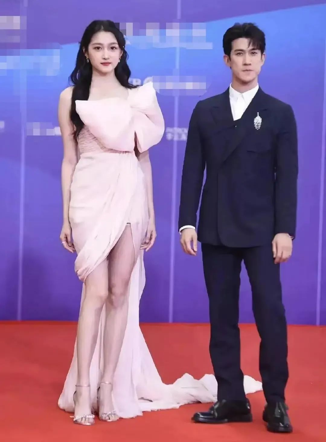 好好的大帅哥，怎么就长了张脸呢