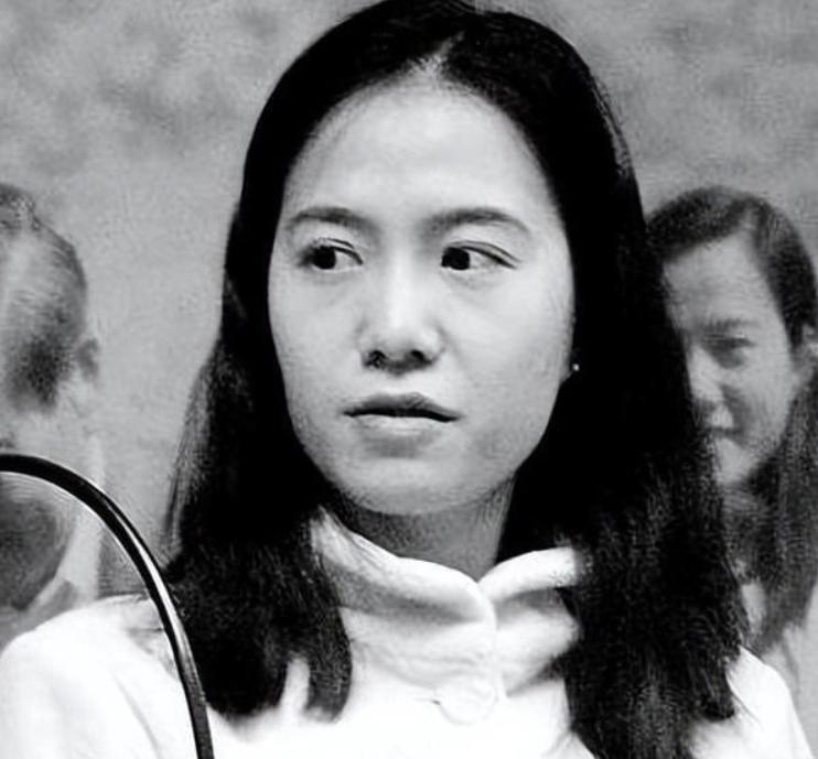 翁帆与杨振宁结婚生活状况怎样,杨振宁和翁帆结婚的当年现状