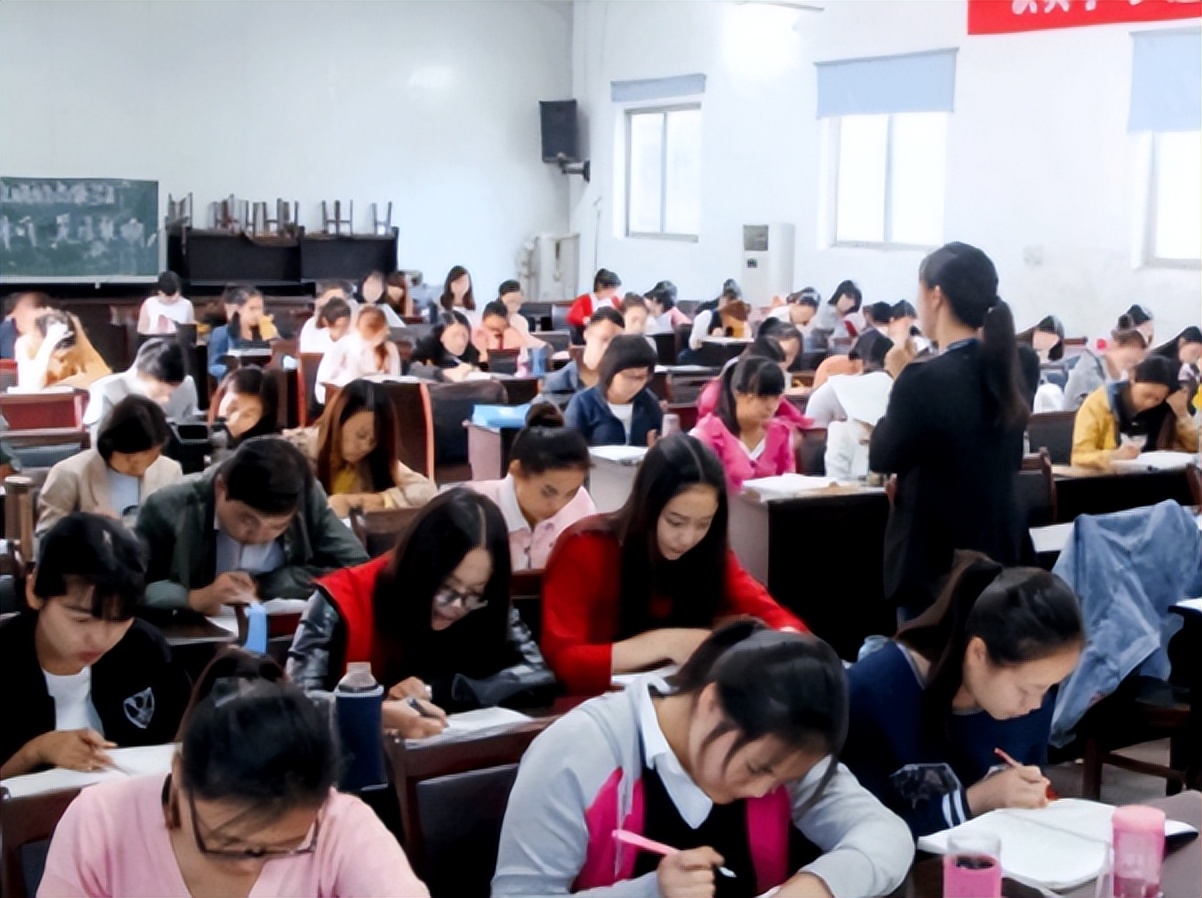 在南昌当高中老师收入有多少,南昌县高中老师一年收入