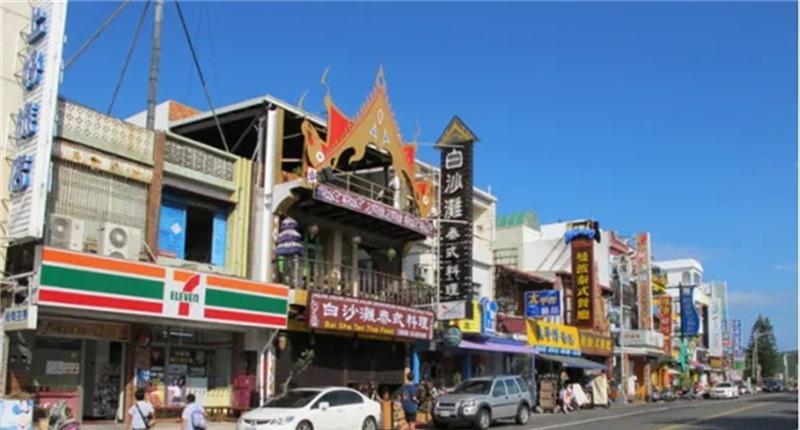 国民*党**大会上多人互殴，曾在大陆任职的台商徐正文被*倒打**在地