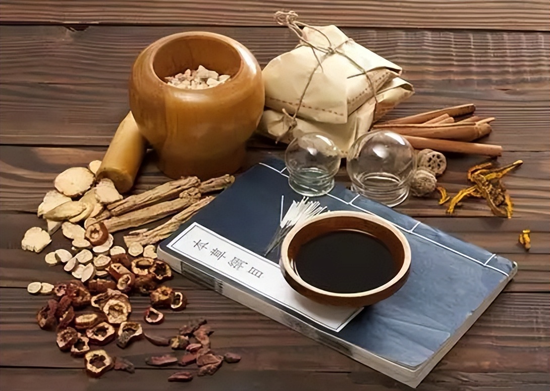 良性的乳腺肿块不动手术会癌变吗,乳腺结节良性三级严重吗会癌变吗