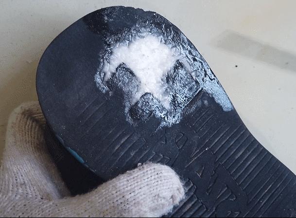 502胶水滴在手上不用怕,502胶水滴到泡沫上